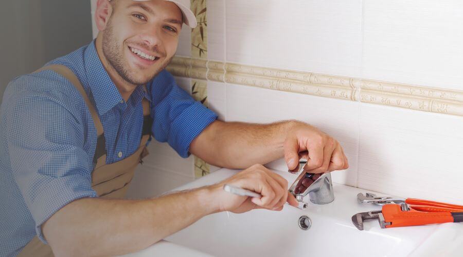 Expert burst pipe repair services in Colmesneil, TX